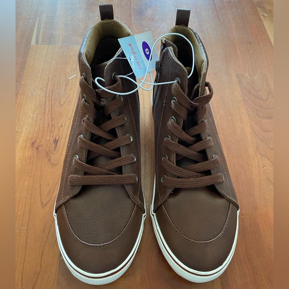 Cat & Jack Boys Boots Size 6